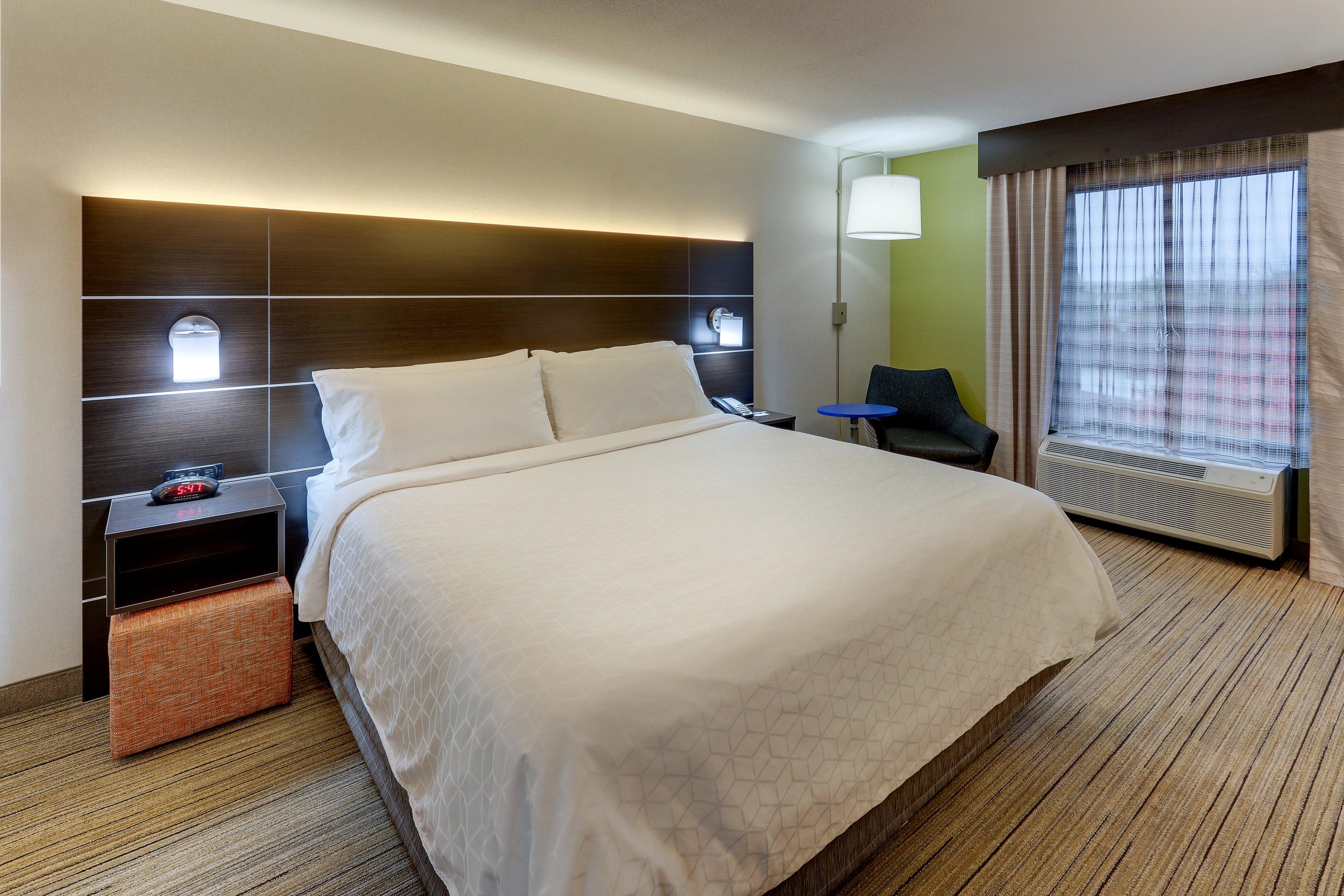 Holiday Inn Express & Suites Troy By Ihg Exterior photo