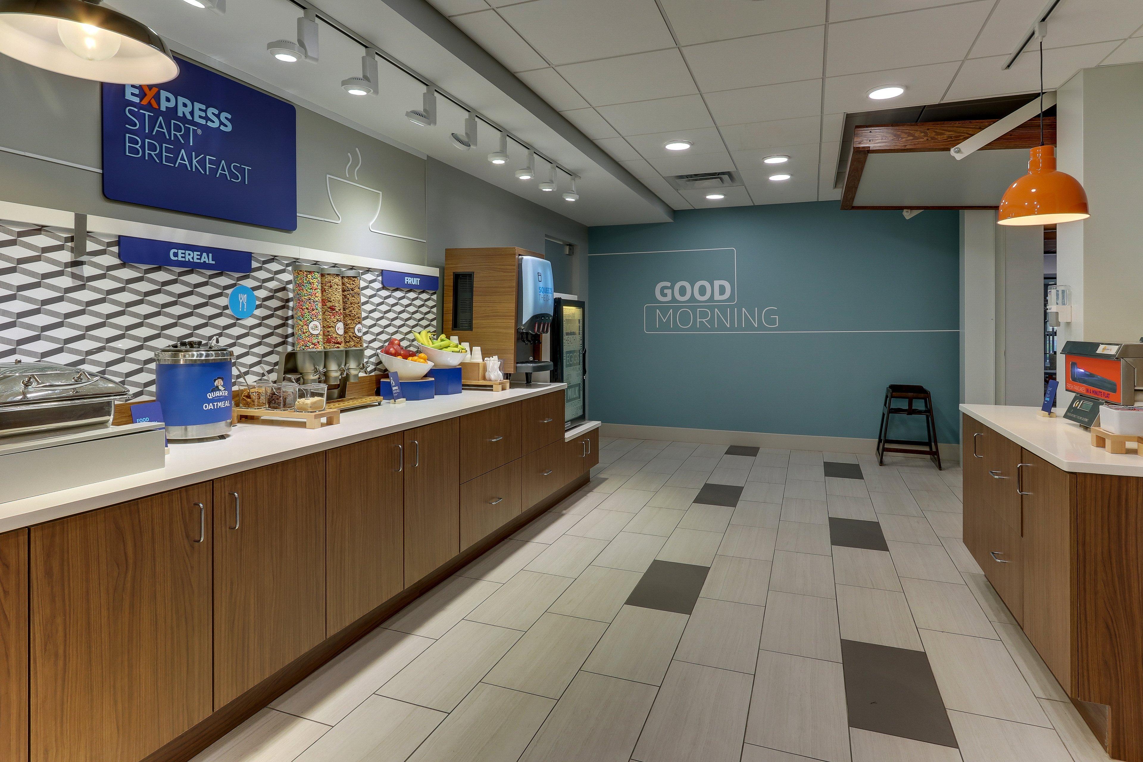 Holiday Inn Express & Suites Troy By Ihg Exterior photo