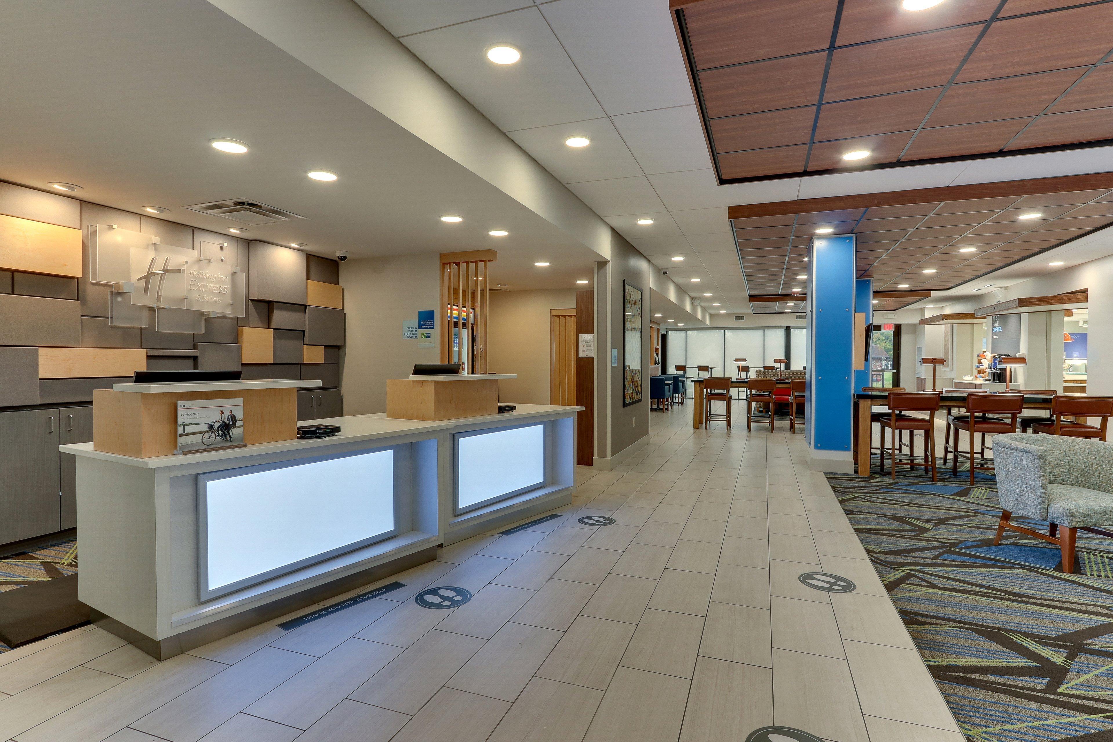 Holiday Inn Express & Suites Troy By Ihg Exterior photo