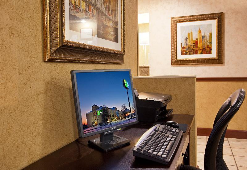 Holiday Inn Express & Suites Troy By Ihg Exterior photo